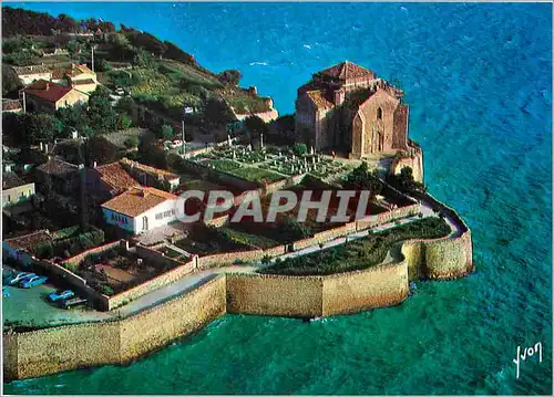 Cartes postales moderne Couleurs et Lumiere de France La Cote de Beaute Talmont Charente Maritime A droite l Eglise roma