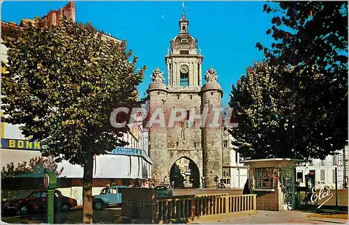 Cartes postales moderne La Rochelle (Char Marit) Le Cours Wilson et la Grosse Horloge (XIIIe et XVIIe Siecle)