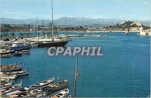 Cartes postales moderne Antibes (A M)Les Sites Merveilleux de la Cote d'Azur un Coin du Port et au Fond le Fort Carre Ba