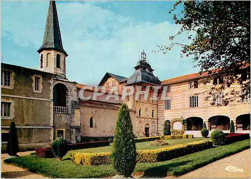 Cartes postales moderne N D de Garaison Monleon Magnoac (Htes Pyr) La Chapelle (1540) et la Cour d'Honneur