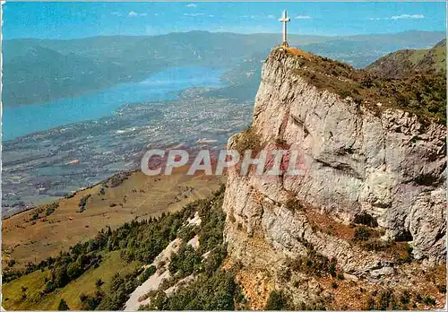 Cartes postales moderne Paysages de Savoie La Croix du Nivolet (1553 m) et le Lac du Bourget