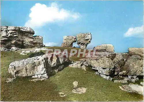 Cartes postales moderne Environs de St Jean du Gard Corniche des Cevennes Les Rochers de la Can alt 1112 m