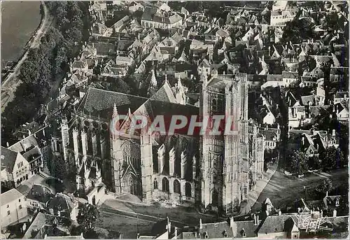 Cartes postales moderne Auxerre (Yonne) en Bourgogne Vue Aerienne La Cathedrale et les Bords de L'Yonne