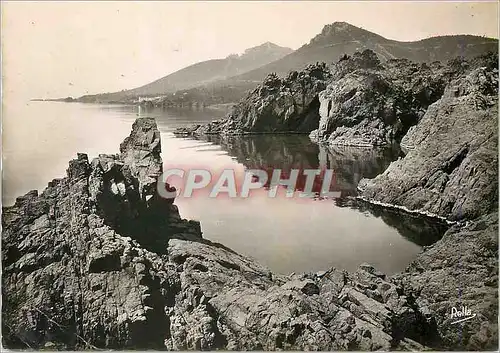 Cartes postales moderne La Route de la Corniche d'Or La Cote d'Azur Les Rochers du Trayas Le Pic Aurele et le Cap Roux