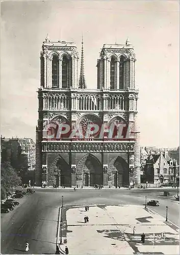 Cartes postales moderne Paris en Flanant Notre Dame et Place du Parvis