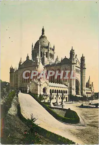Cartes postales moderne La Basilique de Lisieux Perspective de l'Entree du Parvis