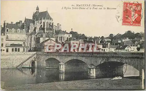 Cartes postales Mayenne (Mayenne) L'Eglise Notre Dame et le Pont sur la Mayenne