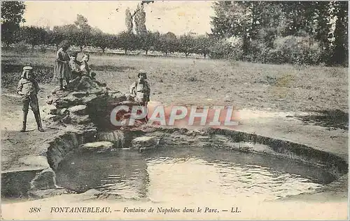 Cartes postales Fontainebleau Fontaine de Napoleon dans le Parc Enfants