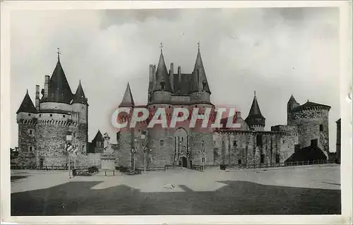 Cartes postales moderne Vitre (I et V) Chateau des Duos de la Tremoille Tour Saint Laurent le Chatelet (Entree Tour Magd
