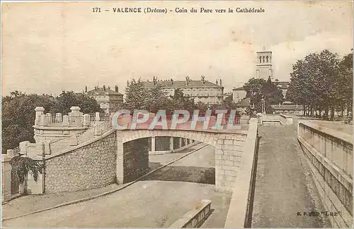 Cartes postales Valence (Drome) Coin du Parc vers la Cathedrale