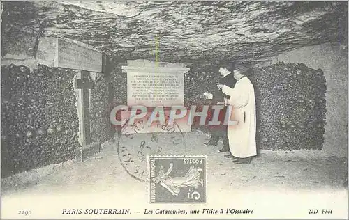 Cartes postales moderne Paris Souterrain Les Catacombes une Visite a L'Ossuaire