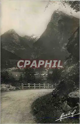 Cartes postales moderne Samoens (Haute Savoie) Alt 714 m Vue Generale prise de la Route de Vercland au Fond Le Tuet