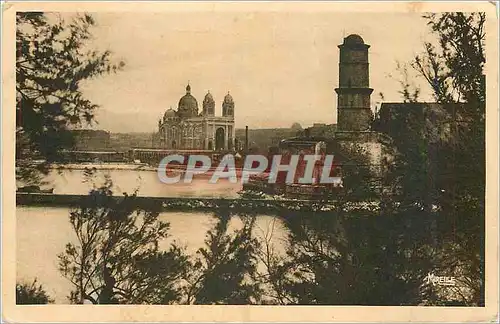 Cartes postales Marseille la Cathedrale et le Fort Saint Jean vus du Pharo