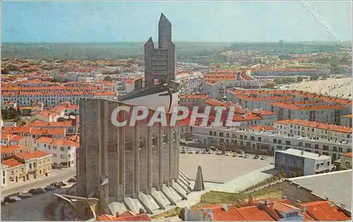 Cartes postales moderne Royan l'Eglise Notre Dame dominant la Ville Architecte G Gillet
