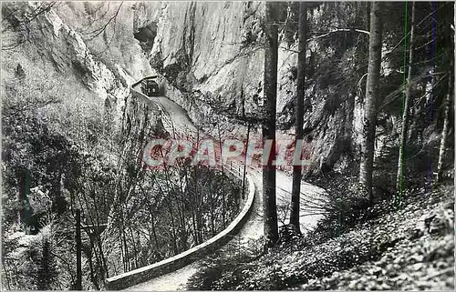 Cartes postales moderne Paysages de Chartreuse la Route du Frou Dominant les Gorges du Guiers