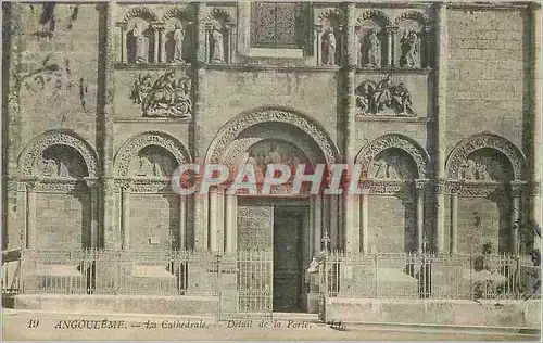 Cartes postales Angouleme La Cathedrale Detail de la Porte