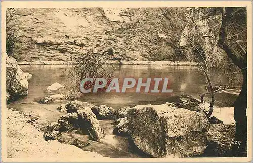 Cartes postales Fontaine de Vaucluse Nuissance de la source et roches