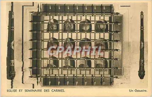 Cartes postales Eglise et Seminaire des Carmes Un Ossuaire