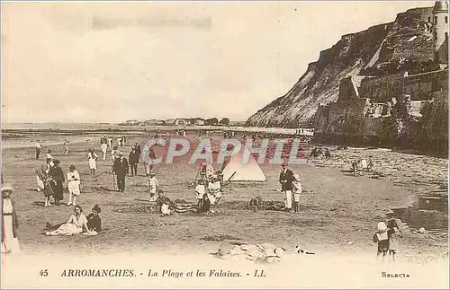 Ansichtskarte AK Arromanches La Plage et les Falaises