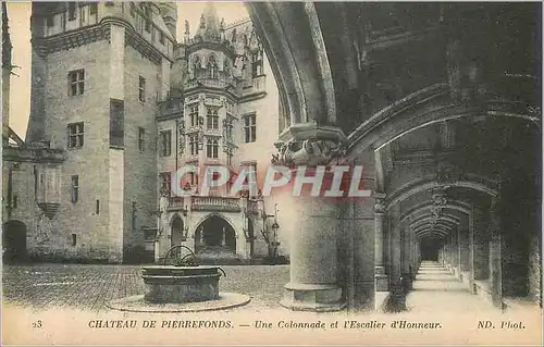 Ansichtskarte AK Chateau de Pierrefonds Une Colonnade et l Escalier d Honneur