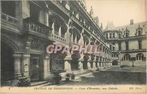 Cartes postales Chateau de Pierrefonds Cour d Honneur une Galerie