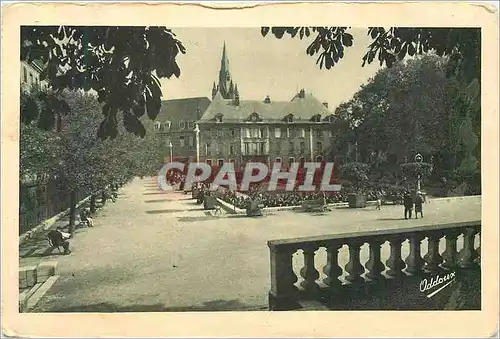 Cartes postales Grenoble Hotel de Ville et le Jardin des Fleurs