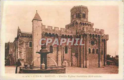 Cartes postales Royat Vieille Eglise Fortifiee (XIIe Siecle)