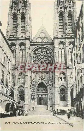 Cartes postales Clermont Ferrand Facade de la Cathedrale