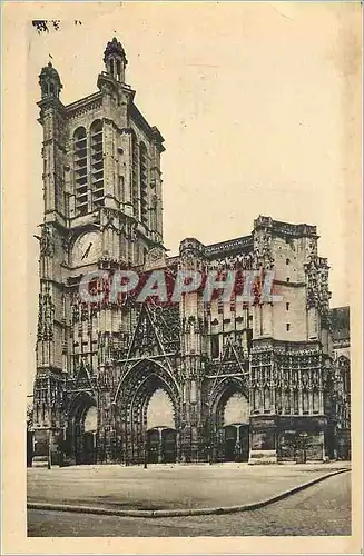 Ansichtskarte AK Troyes (Aube)à la Cathedrale Saint Pierre