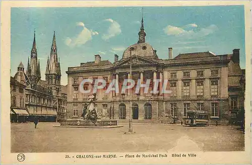 Ansichtskarte AK Chalons sur Marne Place du Marechal Foch Hotel de Ville