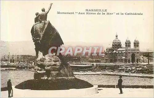 Cartes postales Marseille Monument Aux Heros de la Mer et la Cathedrale