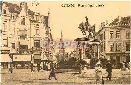 Cartes postales Ostende Place et Statue de Leopold