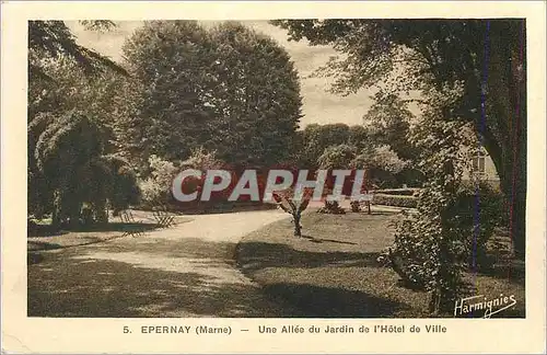 Ansichtskarte AK Epernay (Marne) Une Allee du Jardin de L'Hotel de Ville