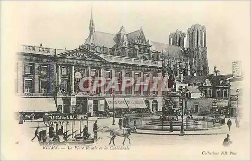 Cartes postales Reims La Place Royale et la Cathedrale