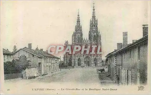 Cartes postales L'Epine (Marne) La Grande Rue et la Basilique Notre Dame