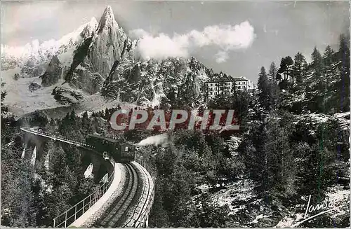 Cartes postales moderne Chamonix (Haute Savoie) Alt 1050 m Le Chemin de Fer du Montenvers et L'Aiguille du Dru