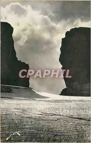 Cartes postales moderne Gavarnie (H P) La Breche de Roland (2804 m d'alt)