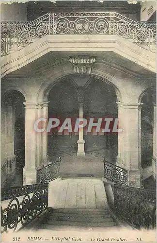 Ansichtskarte AK Reims L'Hopital Civil Le Grand Escalier