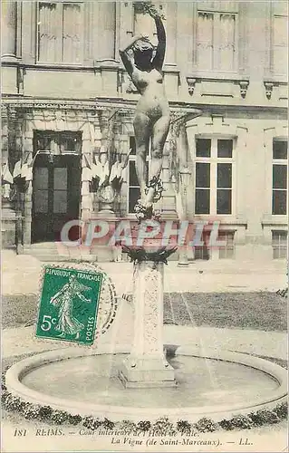 Cartes postales Reims cour interieure de l hotel de ville la vigne (de saint marceaux)