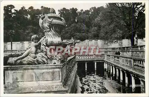 Moderne Karte Nimes Le Jardin de la Fontaine Les Bains Romains