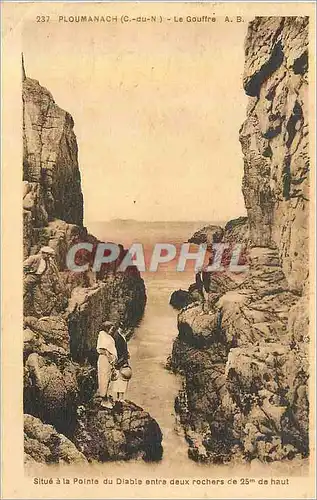 Cartes postales Ploumanach (C du N) Le Gourffre Situe a la Pointe du Diable entre deux Rochers de 25 m de Haut