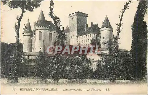 Ansichtskarte AK Environs d'Angouleme Larochefoucauld Le Chateau