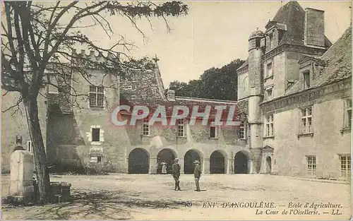 Cartes postales Environs D'Angouleme Ecole d'Agriculture La Cour de L'Oisellerie