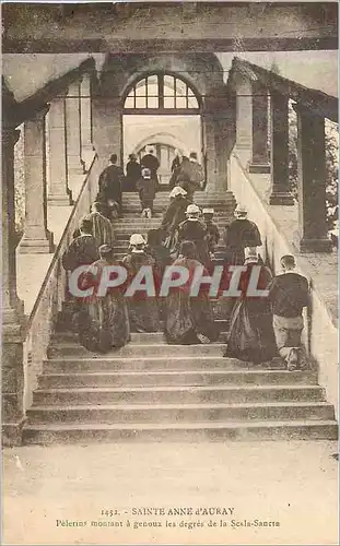 Cartes postales Sainte Anne d'Auray Pelerins Montant a Genoux les Degres de la Scala Sancta