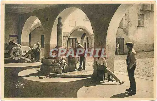 Ansichtskarte AK Sospel (Alpes Maritimes) Arcades et Vieille Fontaine Cote d'Azur la Douce France Automobile