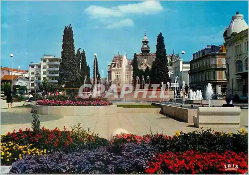 Cartes postales moderne Vichy (Allier) Vacances Sante Detente Loisirs La Place Charles de Gaulle