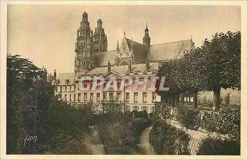 Cartes postales Tours La Douce France Le Musee et la Cathedrale St Gatien
