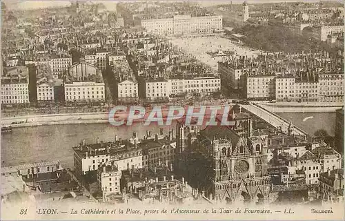 Ansichtskarte AK Lyon La Cathedrale et la Place Prises de l'Ascenseur de la Tour de Tourviere