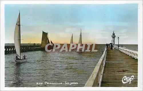 Cartes postales moderne Trouville Les Jetees Phare Bateaux
