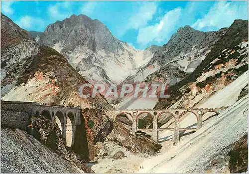 Cartes postales moderne Carrara Carrieres et le Pont de Vara